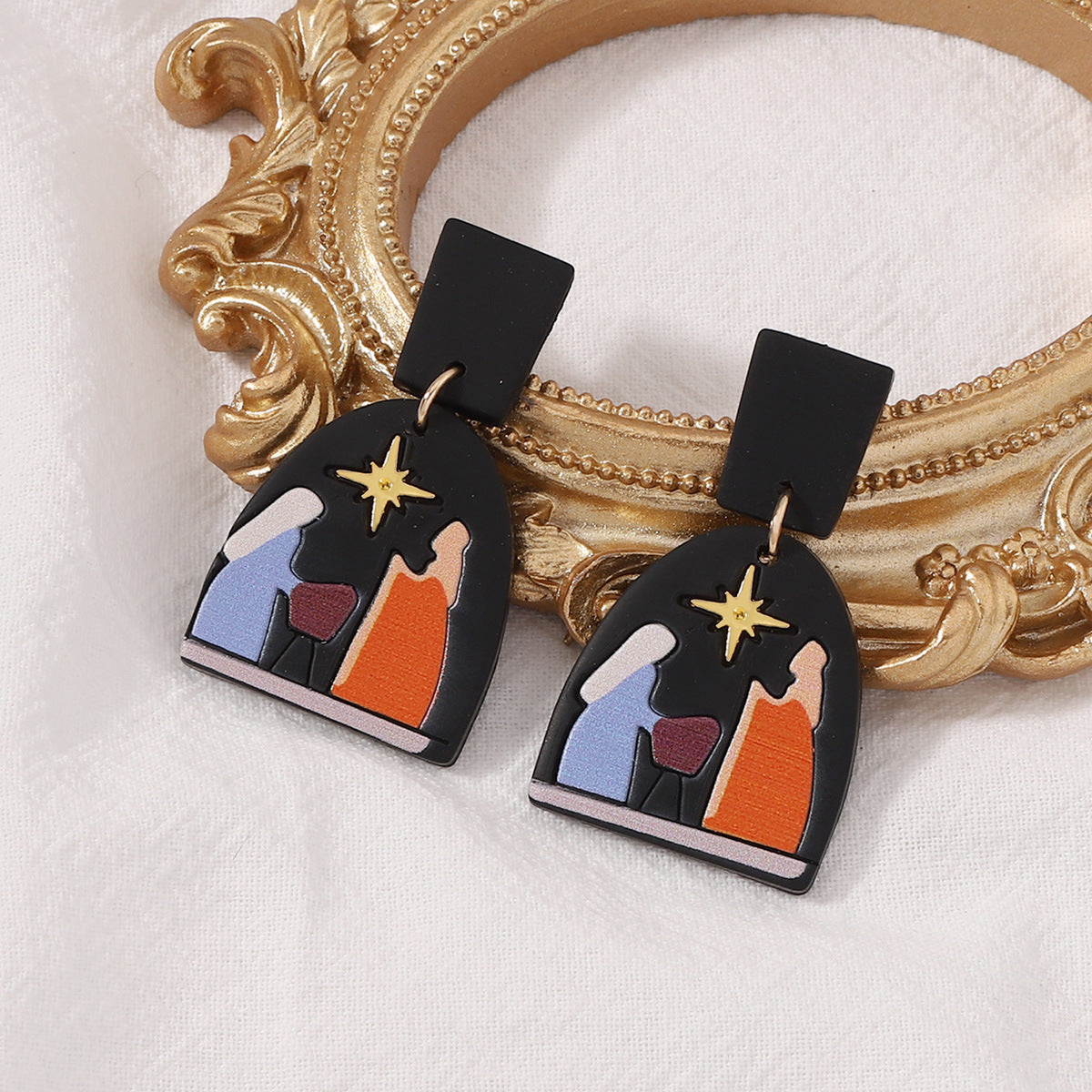 Charming Earring for Any Occasion