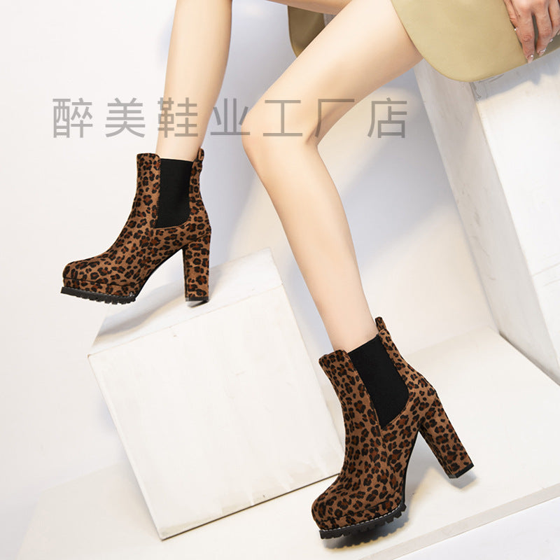 Graceful Orthopedic Boots for Modern Look