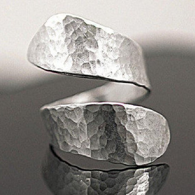 Charming Silver Ring for Any Occasion