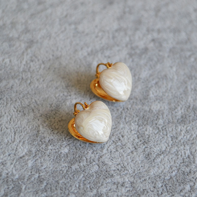 Elegant Gold Earring for Every Occasion