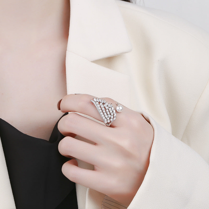 Classic Pearl Ring with Timeless Appeal