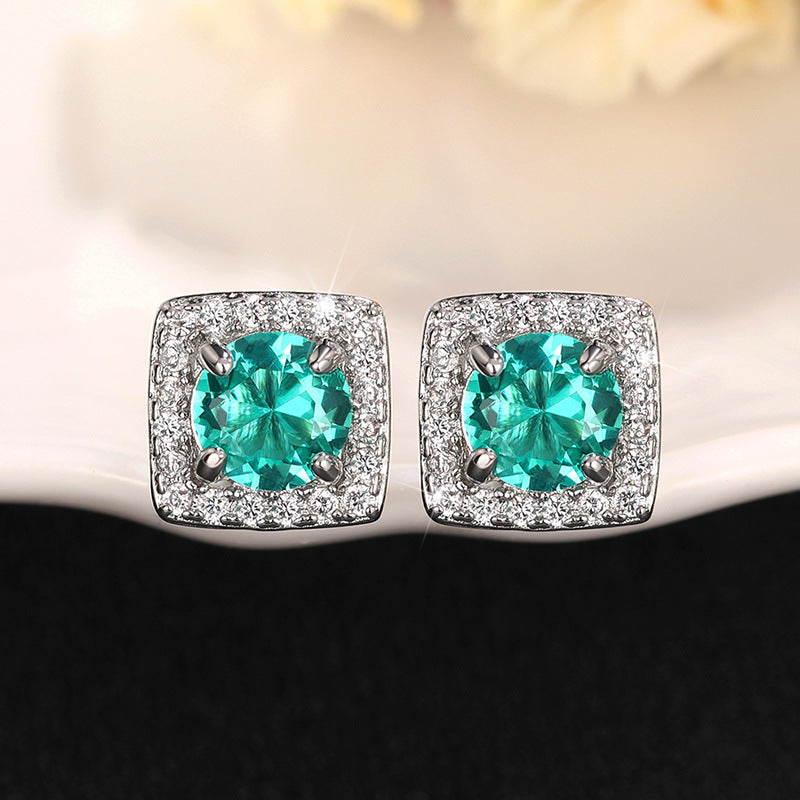 Charming Earring for Any Occasion