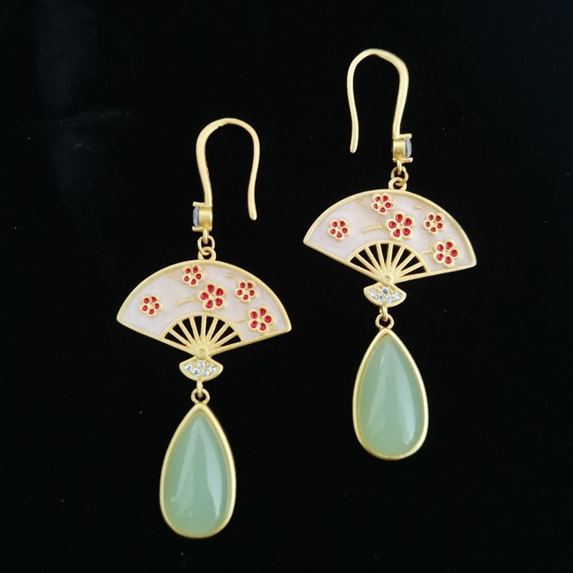 Romantic Gold Earring for Special Moments