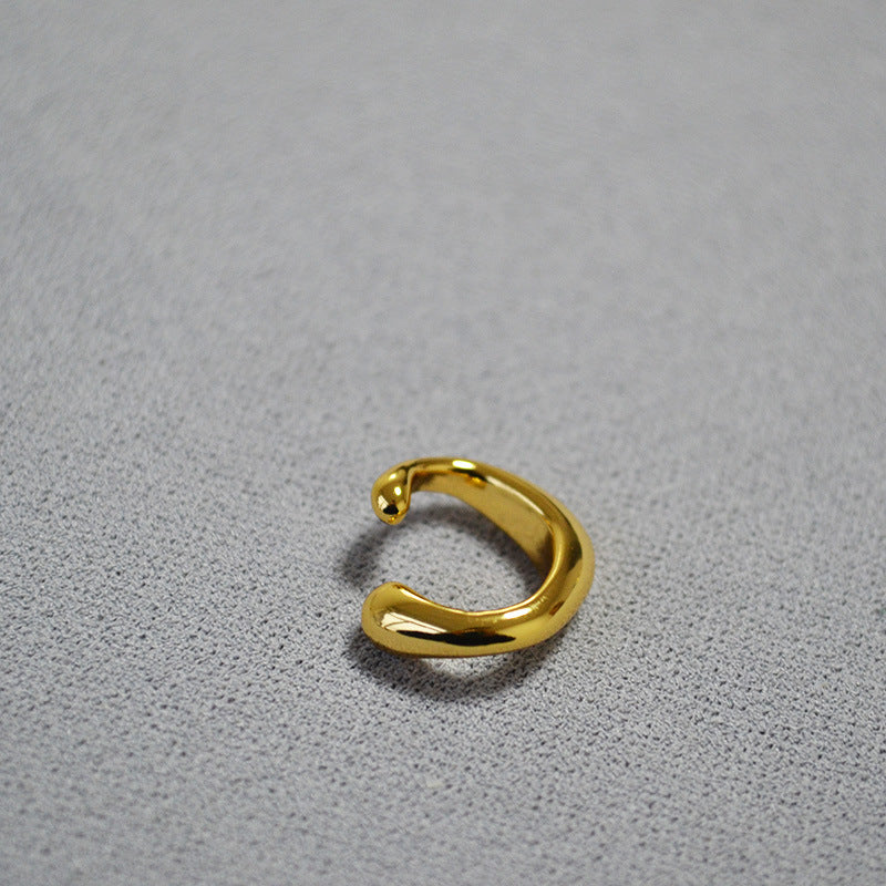 Classic Gold Earring with Timeless Appeal