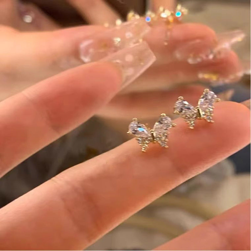 Charming Earring for Any Occasion