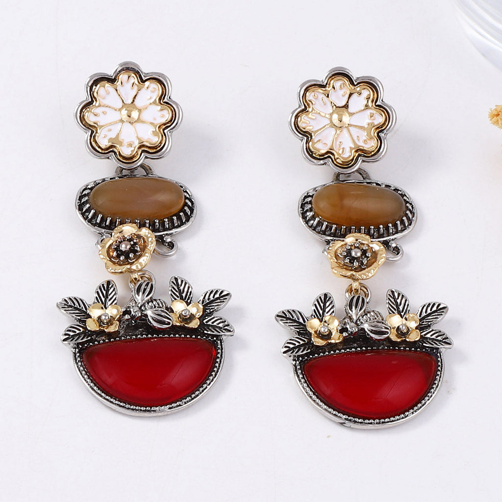 Charming Piece for Any Occasion