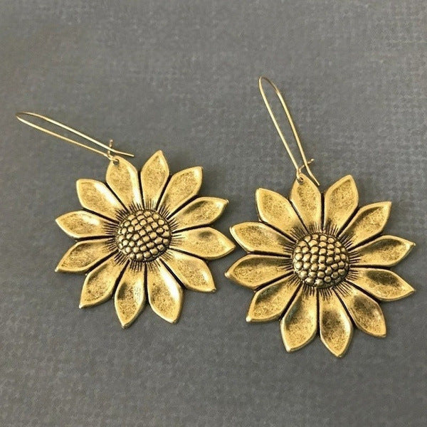 Delicate Artisan Gold Earring