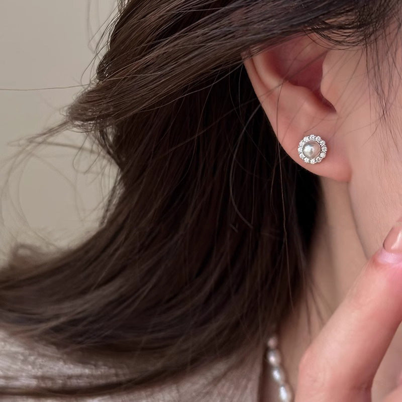 Stunning Pearl Earring for Daily Wear