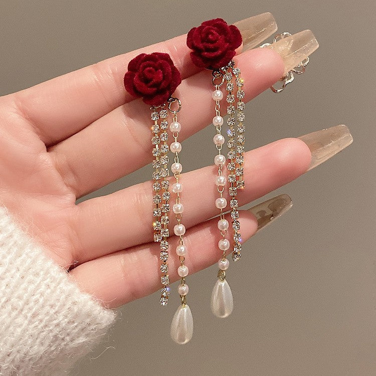 Classic Pearl Earring with Timeless Appeal