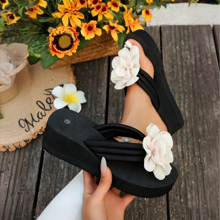 Chic Orthopedic Sandals with Unique Design