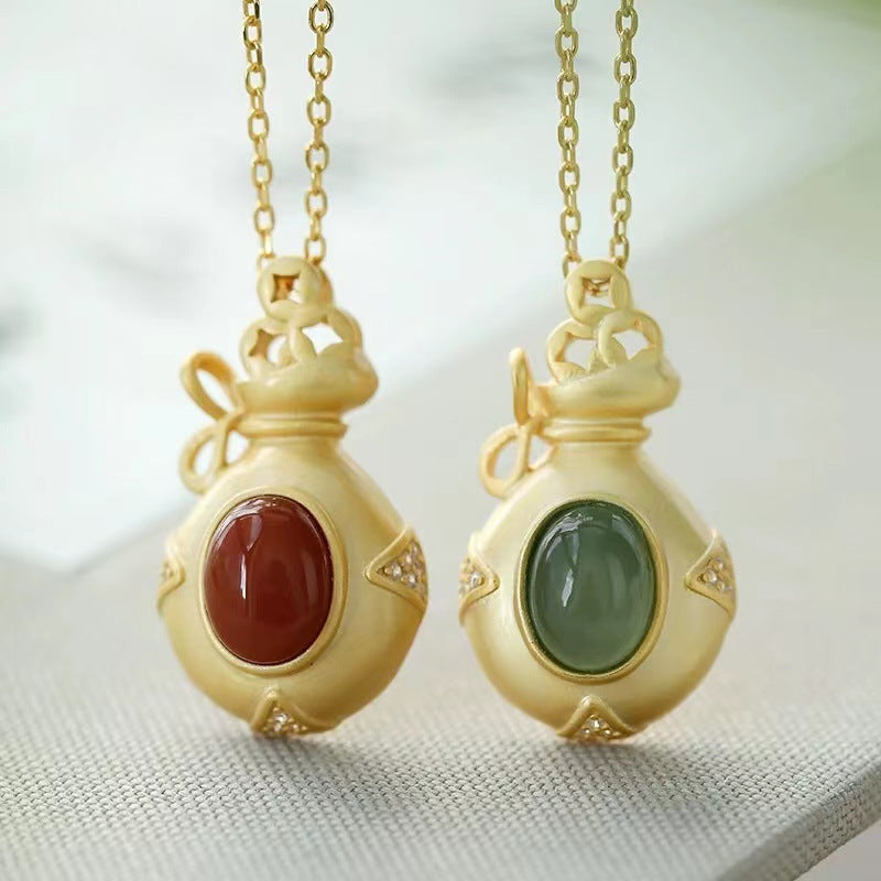 Romantic Gold Necklace for Special Moments