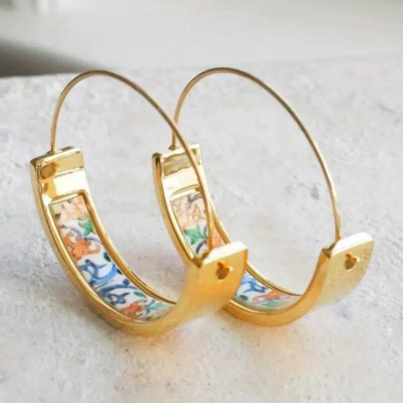 Charming Piece for Any Occasion