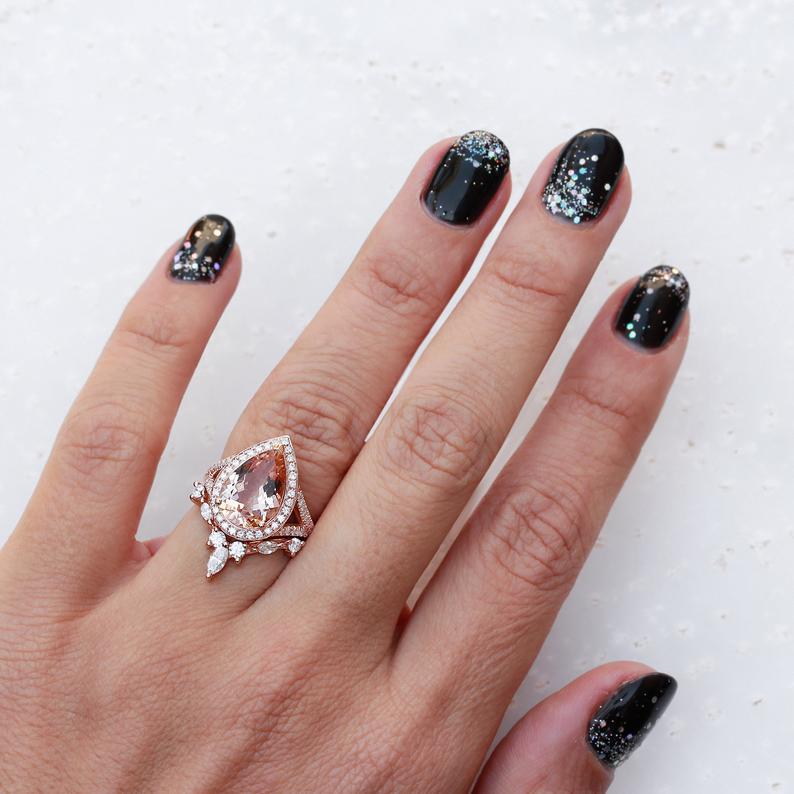 Classic Gold Ring with Timeless Appeal