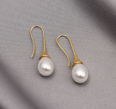 Delicate Artisan Gold Earring