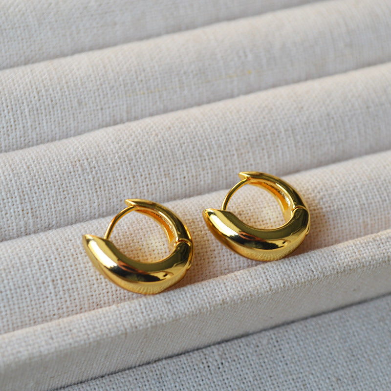Romantic Gold Earring for Special Moments