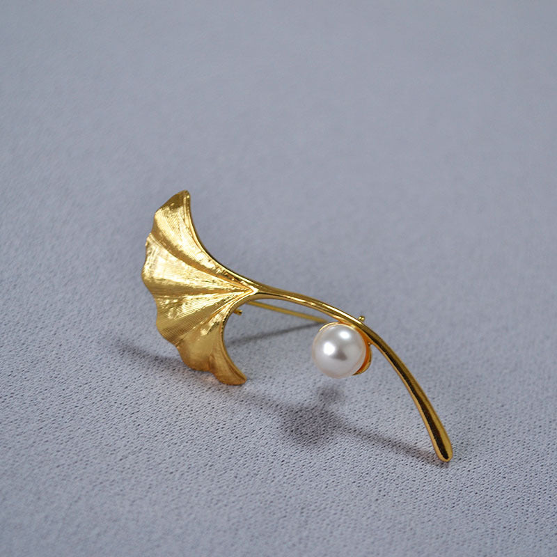 Classic Gold Piece with Timeless Appeal
