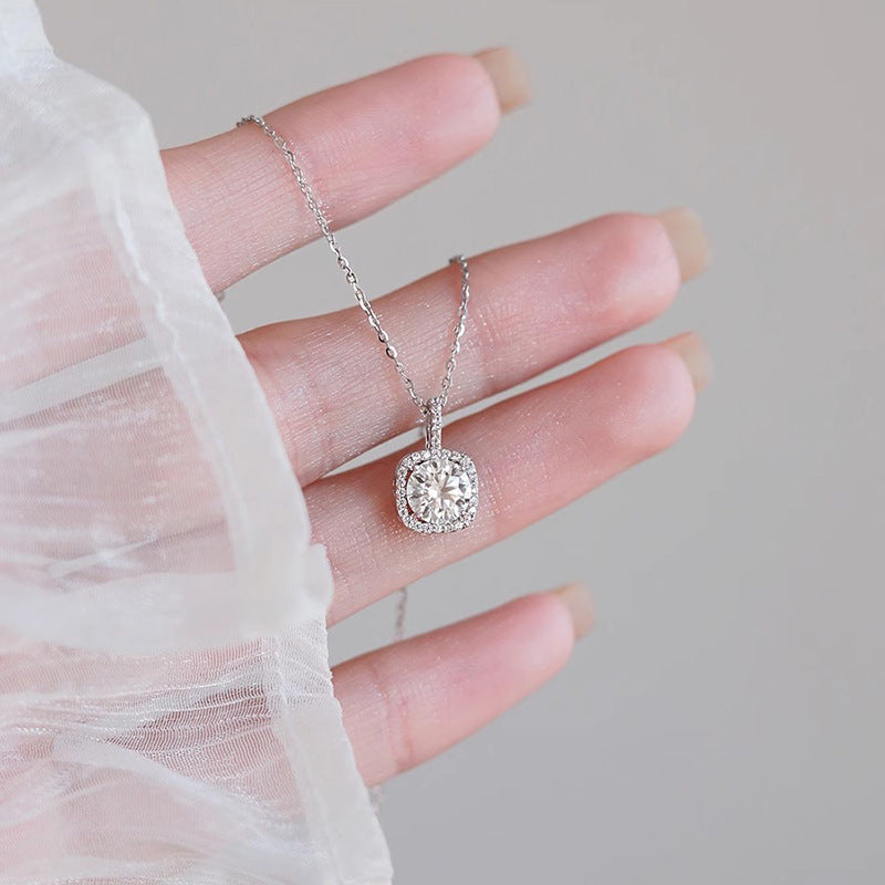 Stunning Necklace for Daily Wear