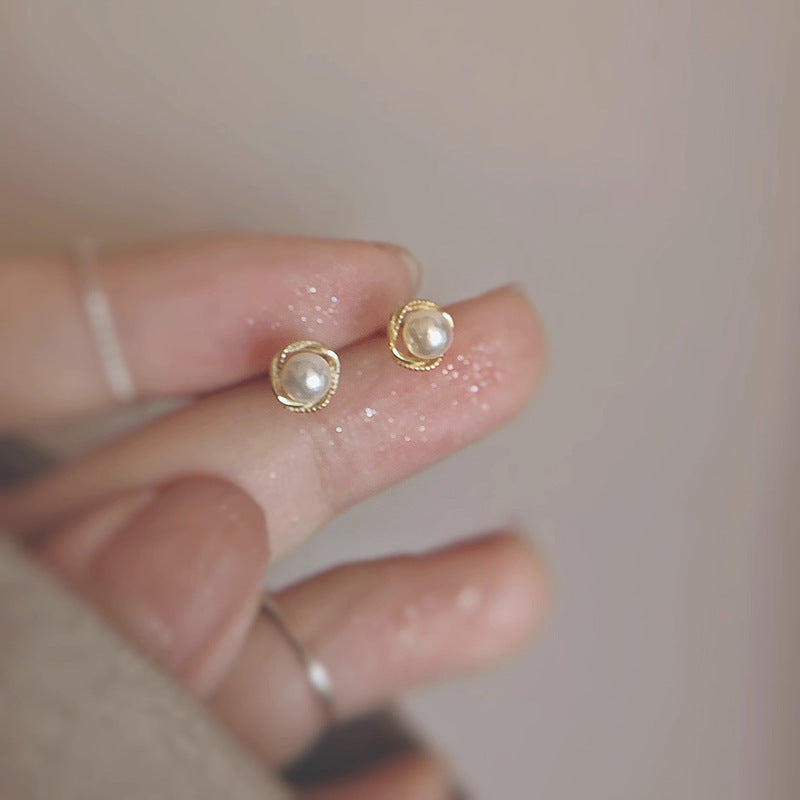 Stunning Pearl Earring for Daily Wear