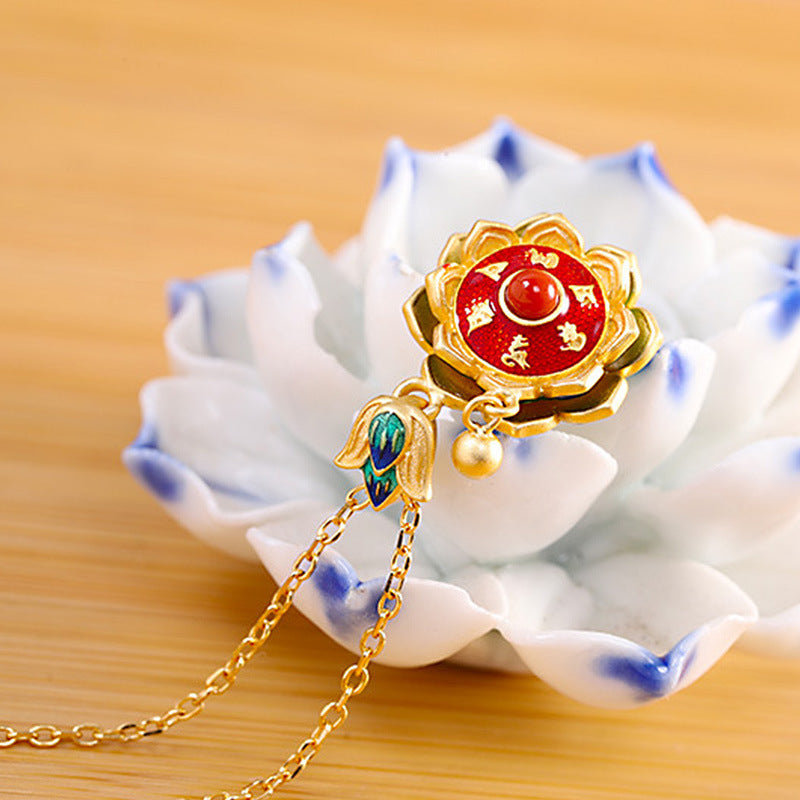 Romantic Gold Pendant for Special Moments