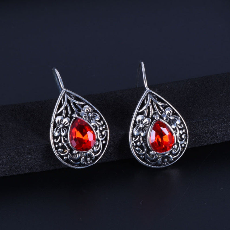 Romantic Silver Earring for Special Moments