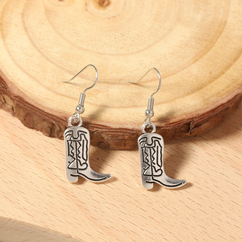 Charming Silver Earring for Any Occasion