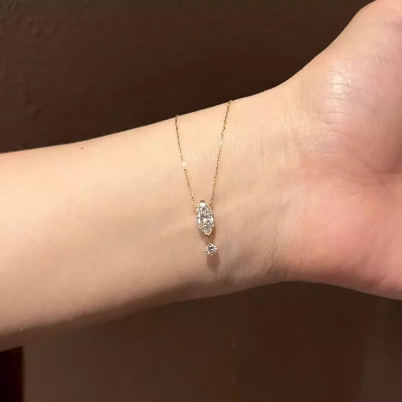 Romantic Gold Necklace for Special Moments