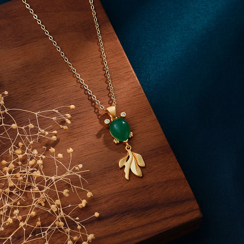 Romantic Gold Necklace for Special Moments