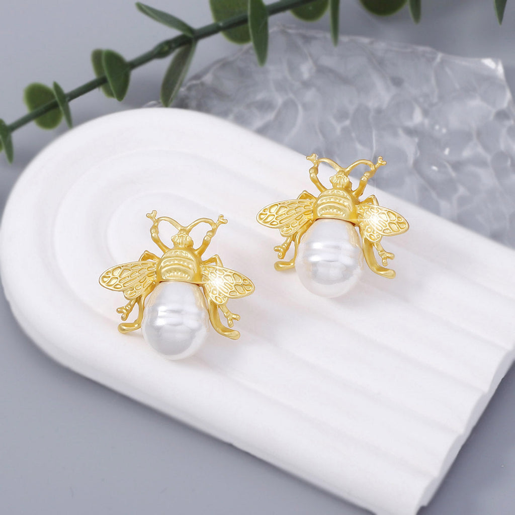 Beautiful Pearl Earring with Unique Style
