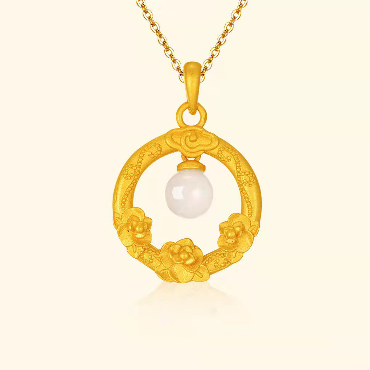 Charming Gold Necklace for Any Occasion