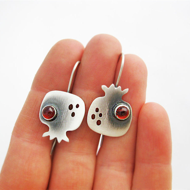 Charming Silver Earring for Any Occasion