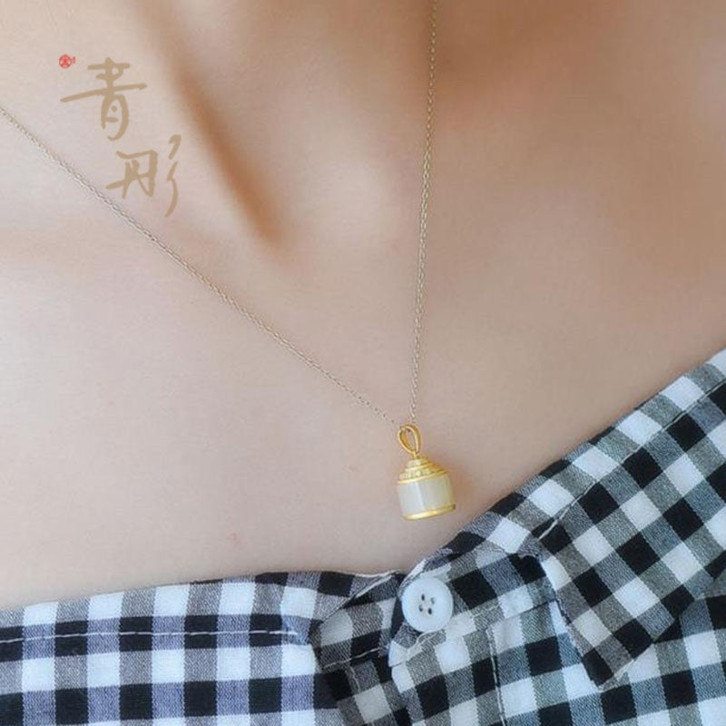 Charming Silver Pendant for Any Occasion