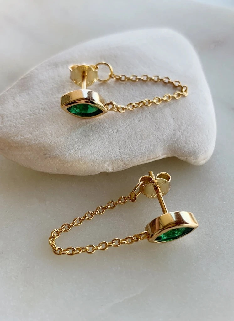 Charming Gold Earring for Any Occasion