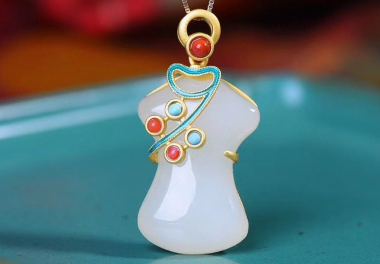 Elegant Silver Necklace for Every Occasion