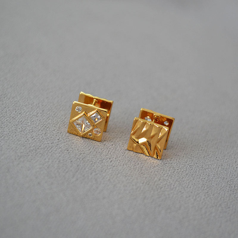 Elegant Gold Earring for Every Occasion