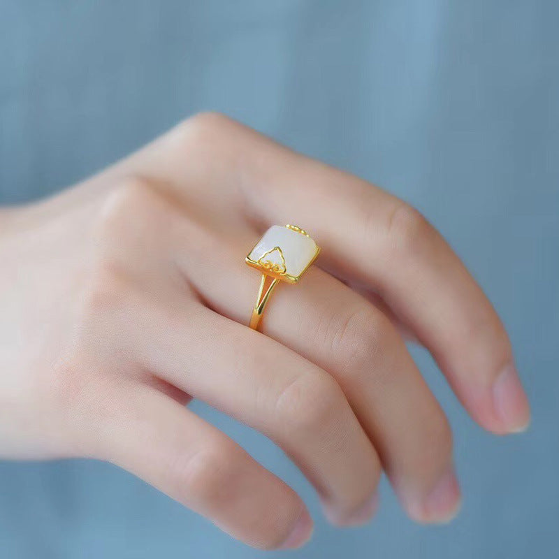Charming Silver Ring for Any Occasion
