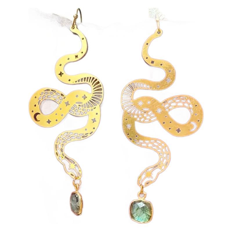Elegant Gold Earring for Every Occasion