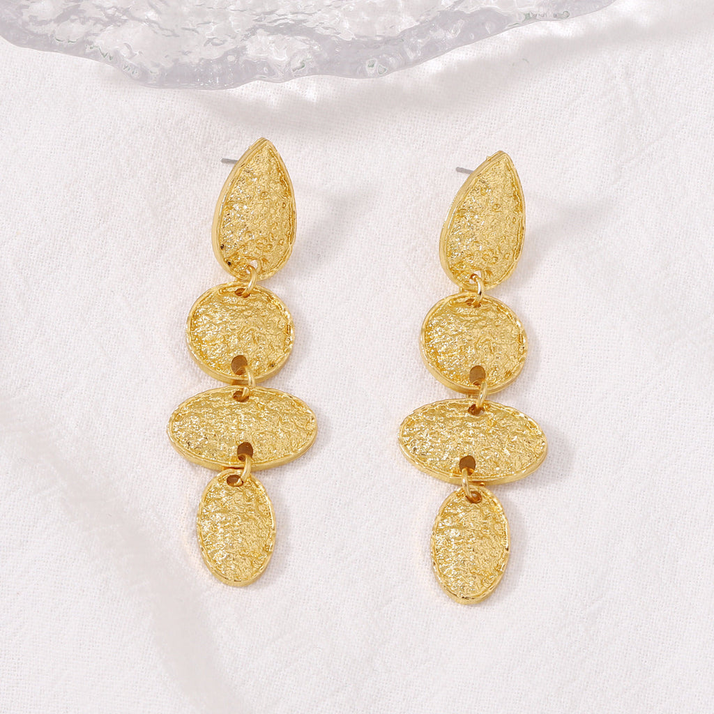 Charming Earring for Any Occasion