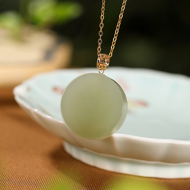 Charming Gold Pendant for Any Occasion