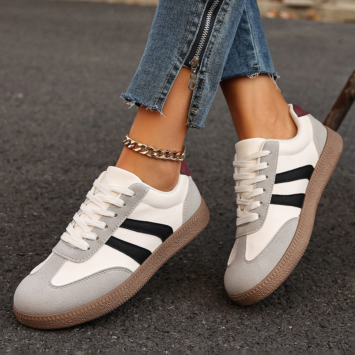 Classic Orthopedic Sneakers with Timeless Style