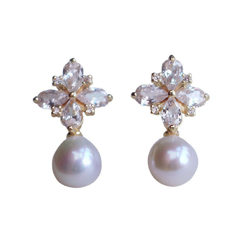 Romantic Pearl Earring for Special Moments
