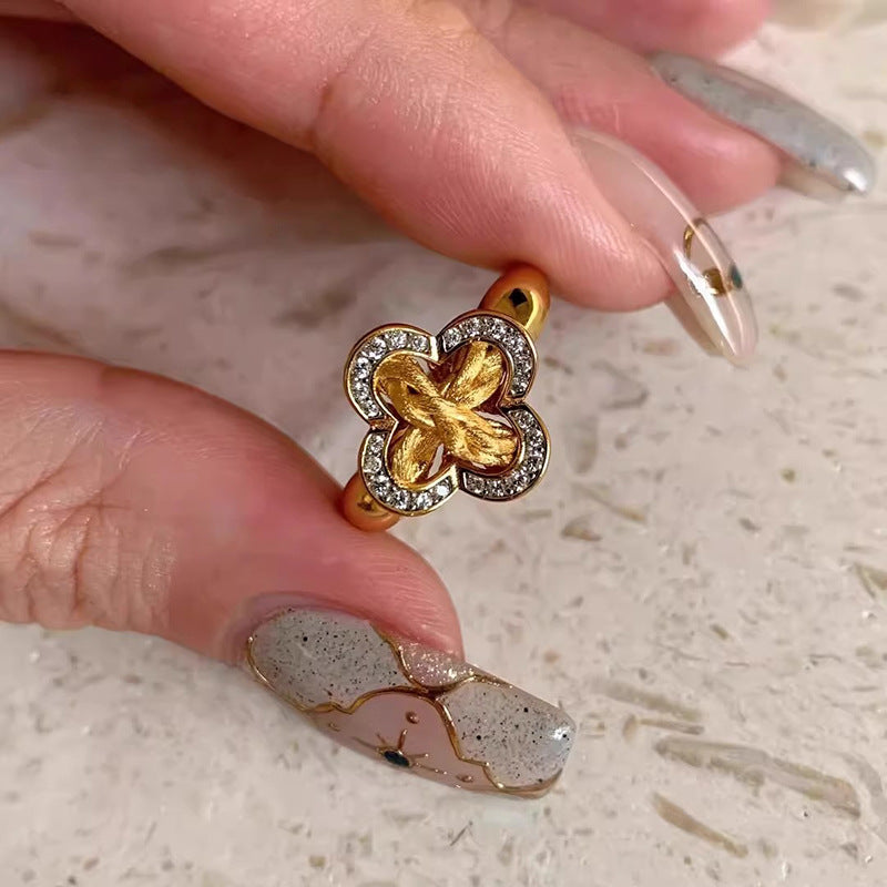 Charming Gold Ring for Any Occasion