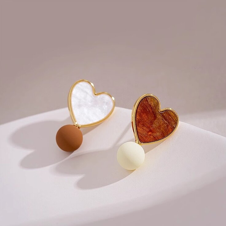 Charming Earring for Any Occasion