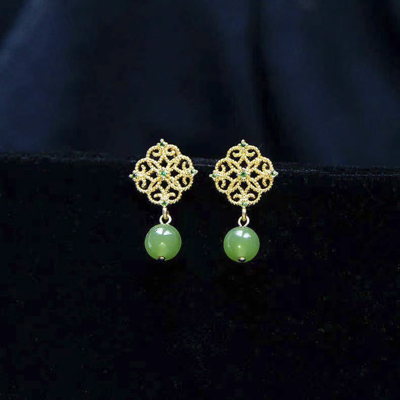 Romantic Silver Earring for Special Moments