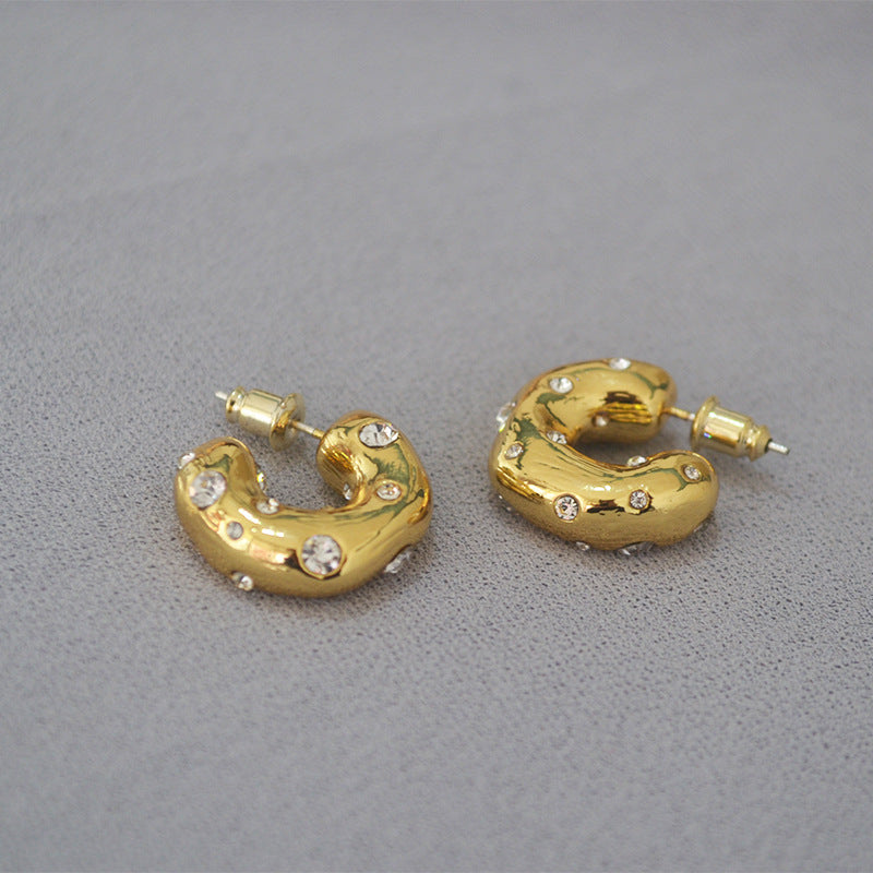 Elegant Gold Earring for Every Occasion