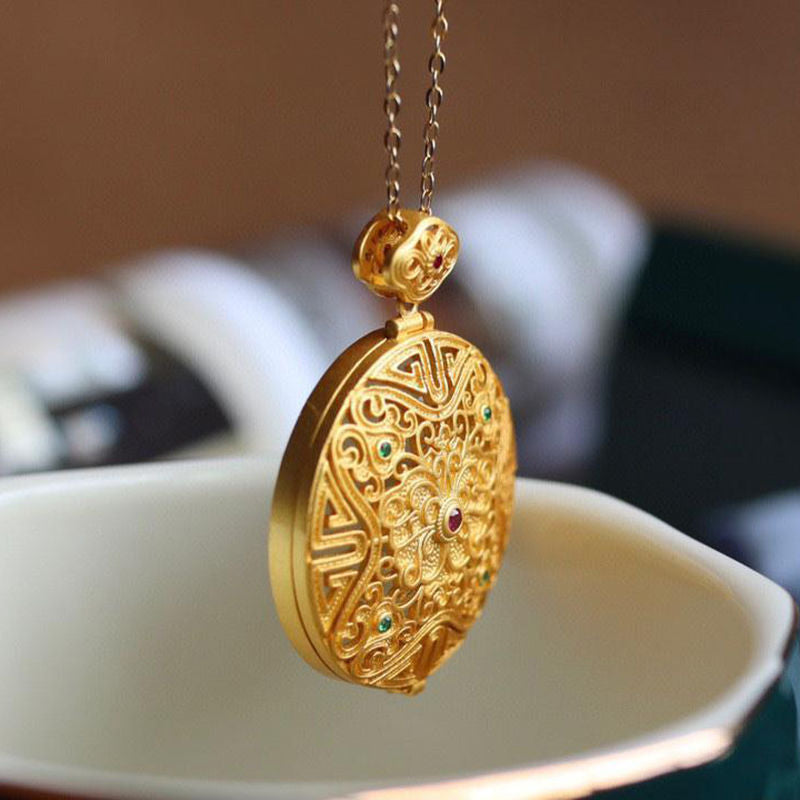 Elegant Pendant for Every Occasion