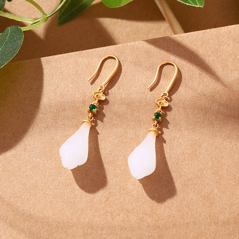 Charming Gold Earring for Any Occasion