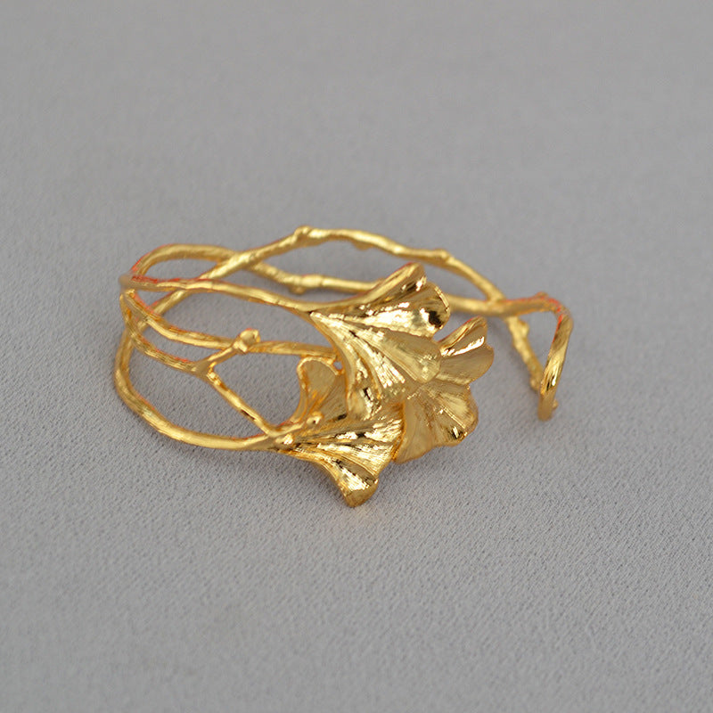 Charming Gold Bracelet for Any Occasion