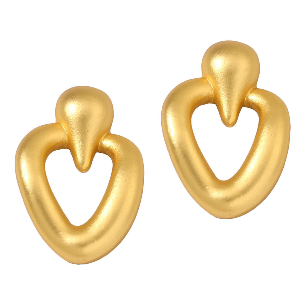 Romantic Gold Earring for Special Moments