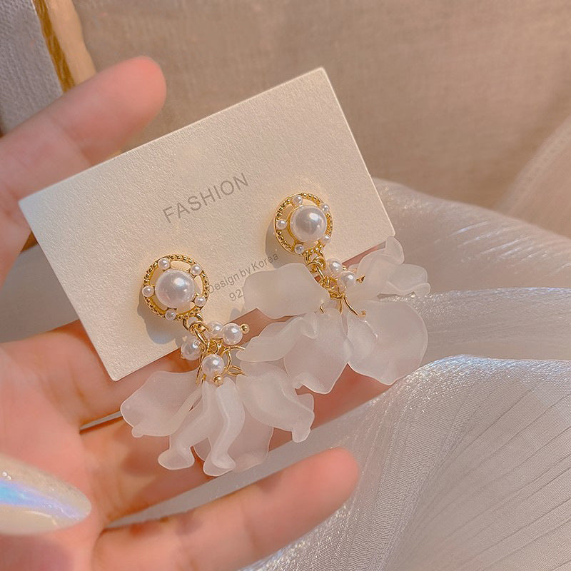 Romantic Pearl Earring for Special Moments