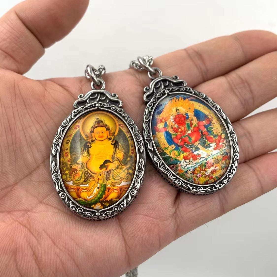 Charming Pendant for Any Occasion